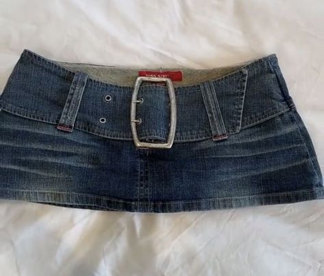 Low Rise Mini Skirt Outfit 2000s, 2000s Micro Skirts, Denim Micro Mini Skirt Outfit, Micro Mini Outfit, 2000 Skirt, Mini Skirt Outfit Ideas, 2000s Mini Skirt, Jean Skirt Mini, Denim Skirt Mini