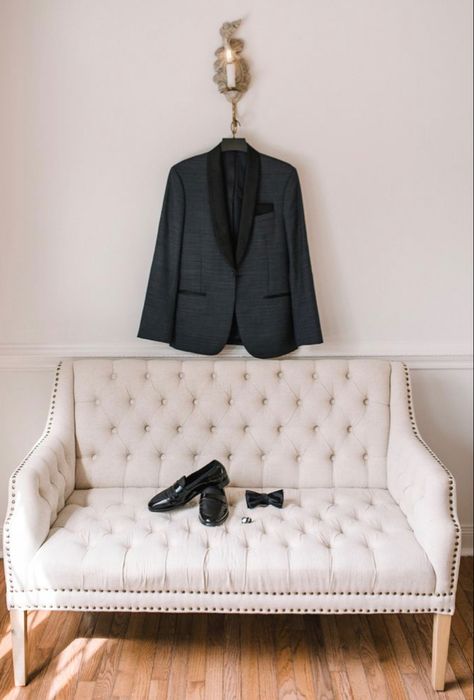 Wedding Details Groom, Groom Flat Lay Details, Groomsmen Detail Photos, Groom Details Photography, Groom Prep Photos, Bridal Detail Shots, Groom Preparation Photos, Groom Solo Poses, Groom Flatlay