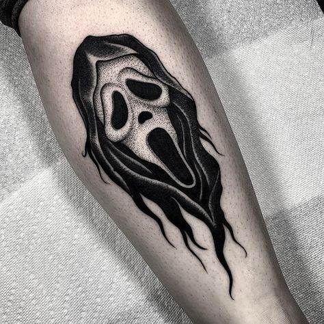 Angelo Parente on Instagram: “Ghostface 🔪🔪🔪 Which Scream movie is your favorite? #blackcaskettattoo” Ghost Face Tattoos, Tato Flash, Horror Movie Tattoos, Movie Tattoo, Movie Tattoos, Scary Tattoos, Flash Tattoo Designs, Spooky Tattoos, Halloween Tattoo