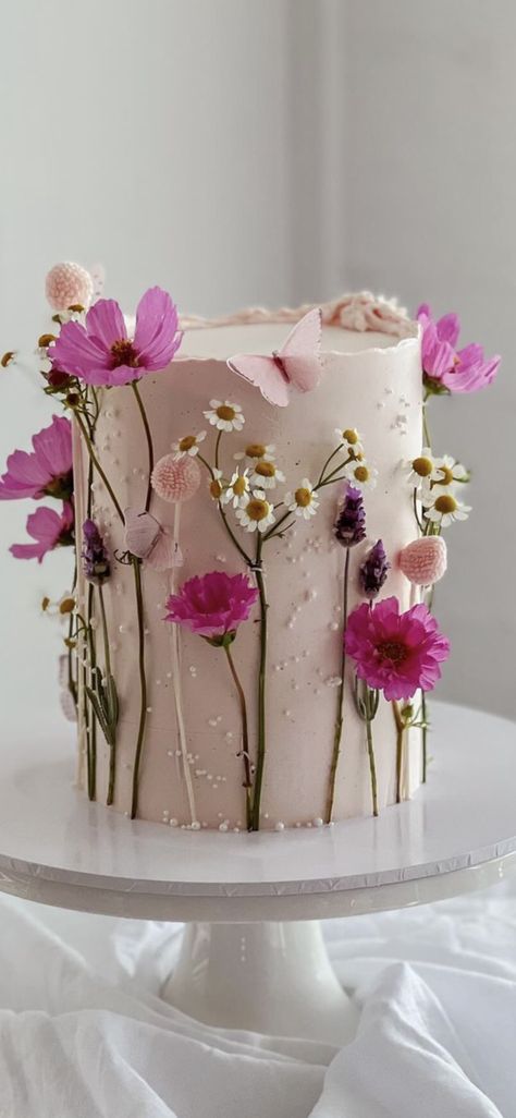 Wildflower Cake, Tiny Cake, Tiny Cakes, Birthday Cake With Flowers, Elegant Birthday Cakes, Fresh Flower Cake, Creative Birthday Cakes, Pretty Birthday Cakes, Cake Inspo