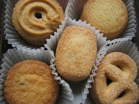 I'm sure many of you grew up munching on these delicious butter cookies that we all know as 'butter cookies in the blue tin' simply becaus... Butter Cookies Tin, Butter Cookies Christmas, Butter Cookie Recipe Easy, Danish Cookies, Italian Butter Cookies, Butter Cookies Easy, Gooey Butter Cookies, Danish Butter Cookies, Almond Butter Cookies