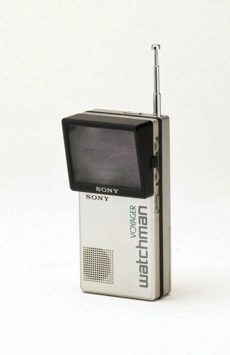 Sony Watchman (1982) Sony Watchman, Teknologi Futuristik, Gadget Tecnologici, Fotocamere Vintage, Sony Design, Atomic Space Age, Retro Gadgets, Old Technology, Funny Science