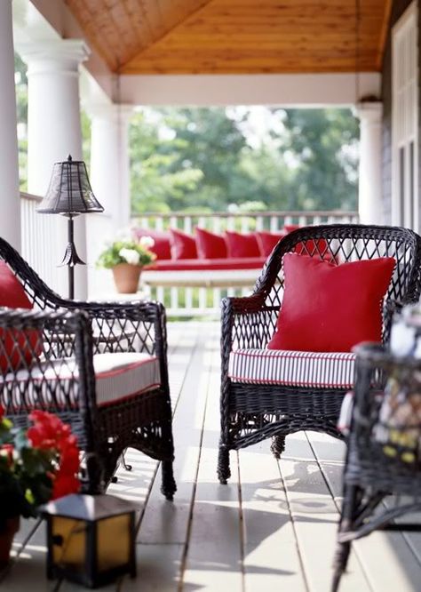 Colourful Cottage, Porch Sitting, Wicker Bedroom, Porch Decorating Ideas, Wicker Decor, Home Porch, Wicker Chairs, Decks And Porches, Porch Patio