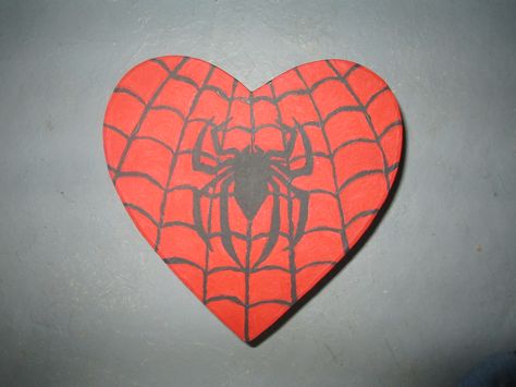 Nothing says "I love you" like a hand-painted Spider-Man heart box filled with candy. Spiderman Venom Tattoo, I Heart Spiderman, Spider Man Heart, Spiderman Embroidery, Comic Deadpool, Spider Man Drawing, Spiderman Pixel Art, Lemon Tree From Seed, Venom Tattoo