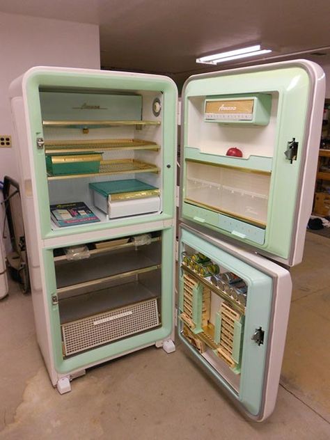 This 1956 Amana refrigerator has never been used and is in perfect working condition. For sale on eBay. Vintage Refrigerator 1950s, 1950 Fridge, 50s Fridge, 1950s Fridge, Aqua Interior, Vintage Ice Box, Old Fridge, White Fridge, Vintage Stove