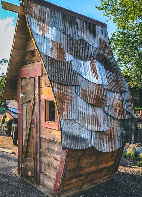 Shedworking: Crooked Creations by Barntiques Custom Casa Hobbit, Crooked House, Fairytale House, Backyard Buildings, Tree House Designs, Backyard Sheds, Gnome House, Hobbit House, She Sheds