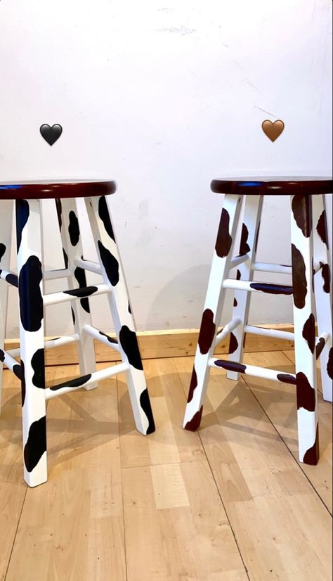 Cow Themed Kitchen Ideas, Cow Print Bar Stools, Cow Print Kitchen Ideas, Cow Print Interior Design, Painting Stool Ideas, Cow Print Office Decor, Cow Theme Living Room, Shop Projects High School, Diy Country Crafts