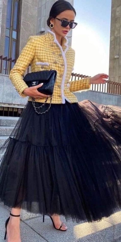 Black Tulle Skirt, Tulle Skirts Outfit, Skirt Inspiration, Tulle Skirt Black, Paris Chic, Elegante Casual, Black Tulle, Chanel Fashion, Mode Vintage