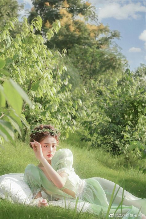 Diana Photoshoot, Asian Photo, Fairy Photoshoot, Pre Wedding Photoshoot Outfit, Concept Photography, Princess Aesthetic, Pre Wedding Photoshoot, Dreamy Art, Photoshoot Outfits