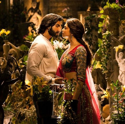 Deepika & Ranveer in Ramleela♥♥ Leela Movie, Deepika Padukone Movies, Supriya Pathak, Ram Leela, Bollywood Wallpaper, Deepika Ranveer, Bollywood Music Videos, Bollywood Couples, Ranveer Singh