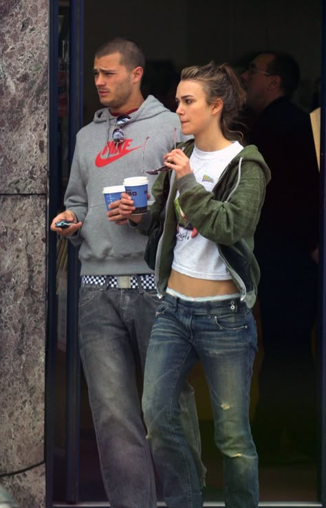 90s Outfits Summer, Jamie Dornan And Wife, Keira Knightley Style, Panty Slip, Kiera Knightly, Frazzled English Woman, Keira Knightly, 90s Outfits, Outfits 90s