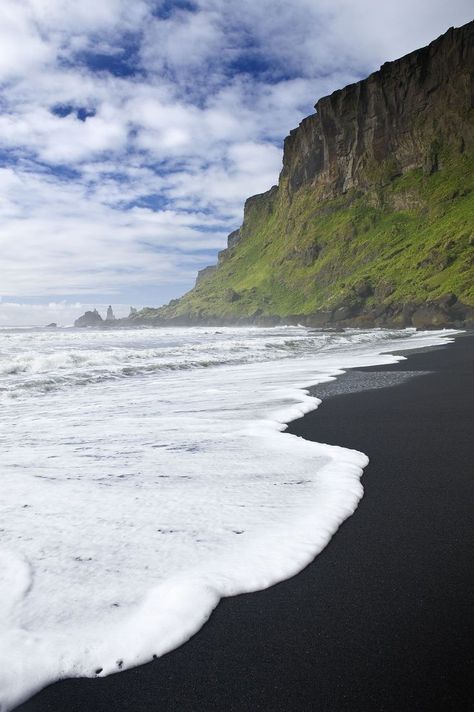 Black Sand Beach, Iceland. Maui Black Sand Beach, Black Sand Beach Hawaii, Madeira Beach Florida, Best Beaches In The World, Beach Model, Beach Images, Tropical Beaches, Black Sand Beach, Beach Wallpaper