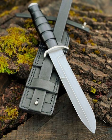 handmade knife, hunting knife, tourist knife Black Smithing, Ar Build, Handmade Knife, Types Of Knives, Tactical Survival, Work Gear, Bowie Knife, Handmade Knives, Fixed Blade Knife