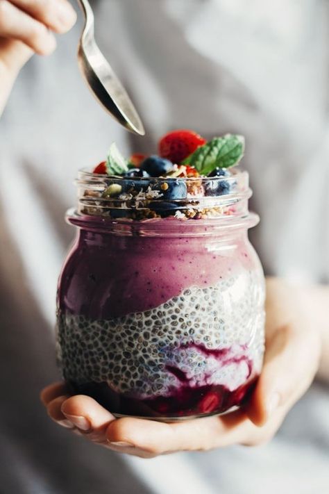 10 Killer Acai Bowl Recipes - Society19 Superfood Breakfast, Breakfast In A Jar, Pink Shop, God Mat, Think Food, Breakfast Bowls, Trifle, Puddings, Healthy Breakfast Recipes