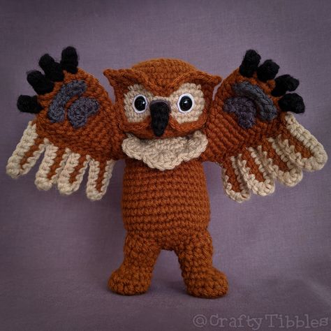 ~PATTERN ONLY NOT A FINISHED ITEM~ Hooot! Build an army of Owlbears! Includes instructions for all 3 pictured Owlbears: Brown Bear, Snowy Owl, and Lunar Owlbear- or mix and match pieces to customize your own. Features an (optional) 22mm doll joint in the neck, so their heads can spin around like an owl do! They are approx. 8 inches tall. Basic / intermediate crochet skills are needed for this pattern. Written using US terminology and includes links to certain stitch tutorials. Over a dozen instr Owlbear Crochet Pattern, Owlbear Crochet, Dnd Crochet, Nerd Amigurumi, Owls Crochet, Nerdy Crochet, Owl Knitting Pattern, Owl Bear, Crochet Amigurumi Free