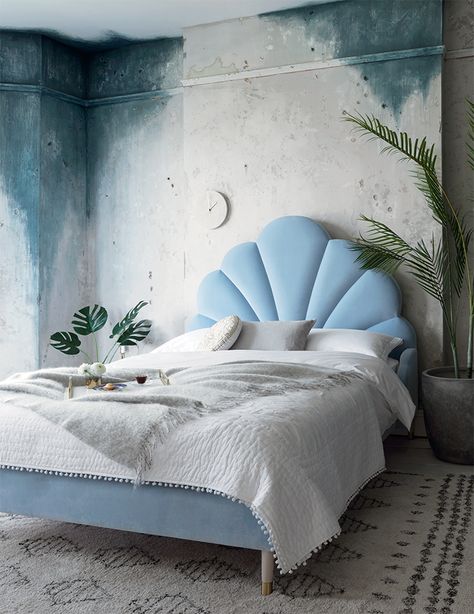 Art Nouveau Bedroom, Velvet Bed Frame, Luxury Bedroom Decor, Velvet Bed, Natural Art, Upholstered Bed Frame, Upholstered Bed, Interior Trend, Upholstered Beds