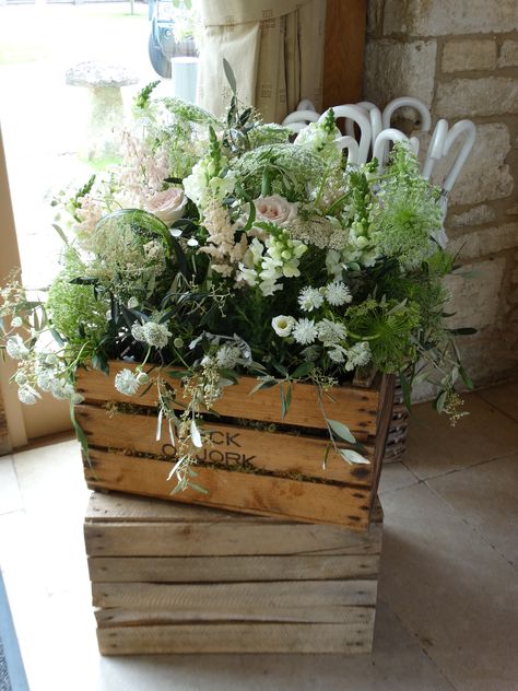 Crates With Flowers, Flowers In A Crate, White Crates Wedding Decor, Apple Crates Wedding, Wooden Crate Wedding Ideas, Wooden Crates Wedding Ceremony, Wooden Crates Wedding, Wood Crate Flower Centerpiece, Wedding Crates