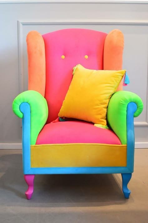 Clowncore Room Decor, Colorful Armchair, Funky Armchairs, Neon Furniture, Colourful Armchairs, Estilo Kitsch, Bright Furniture, Rainbow House, Whimsical Furniture