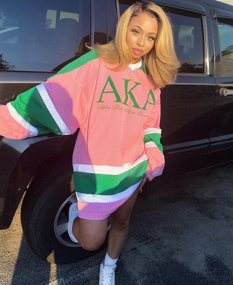 3,766 Likes, 13 Comments - HBCU Drip Inc. (@hbcudrip) on Instagram: “[ @nakyrah._ ] - “Heavy on the Pretty” 🐸💕” Aka Outfits Alpha Kappa Alpha, Aka Outfits, Alpha Woman, Alpha Kappa Alpha, Dope Fashion, Streetwear Fashion Women, Cute Swag Outfits, Dope Outfits, Swag Outfits