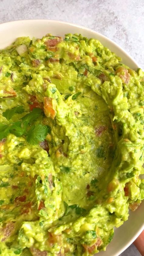 Easy Homemade Guacamole Dip [Video] | Mexican food recipes, Recipes, Guacamole Food With Guacamole, Eat Food Video, Avocado Guacamole Recipes, Dinner Ideas Avocado, Meals With Guacamole, Lunch Recipes With Avocado, Avocado Recipes Videos, Avocado Meal Ideas, Avocado Food Ideas