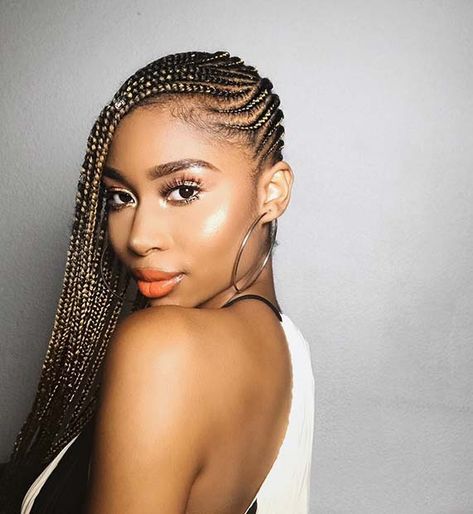 Box Braids Pictures, Black Braided Hairstyles, Lemonade Braids Hairstyles, Side Braid Hairstyles, Long Box Braids, Blonde Braids, Braids Hairstyles Pictures, Side Hairstyles, Cool Braid Hairstyles