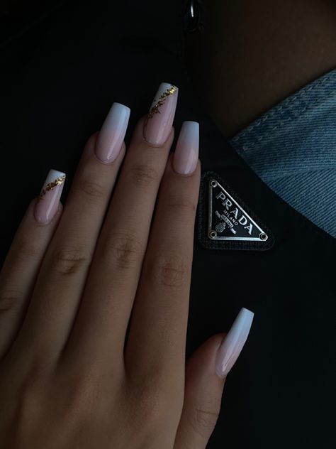 aesthetic 
nails
nails inspo
aesthetic nails 
gold details
nude nails
unghie
prada bag
prada re edition
nude
elegant
foglia oro
ombre nails
ombré
nail art
nails 2022
nails 2023 Barcelona Nails, Aesthetic Gold, Aesthetic Nails, Acrylic Design, Nails Fashion, Nails Inspo, Square Nails, Ombre Nails, Nude Nails