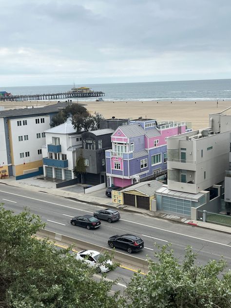 Santa Monica Beach House, California Apartment, Pier House, Black Building, Black Houses, Dream Trips, La Life, Santa Monica Beach, Summer 2025