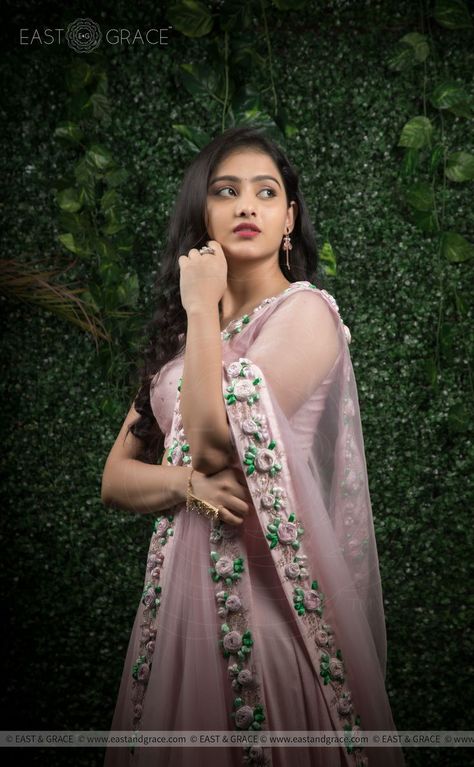 Lehnga Photoshoot Poses, Baby Pink Lehenga, Baby Pink Silk, Girl India, Lehenga Stitched, Sheer Dupatta, Indian Bride Poses, Umbrella Painting, Wreath Embroidery