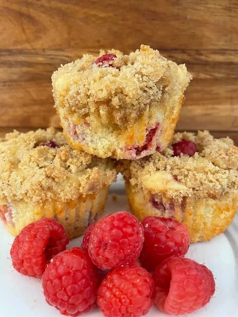 Raspberry Crumble Muffins, Raspberry Muffins With Crumble Topping, Raspberry Oat Muffins, Raspberry Oatmeal Muffins, Raspberry Picking, Raspberry Coffee Cakes, Crumble Muffins, Vanilla Muffins, Raspberry Crumble