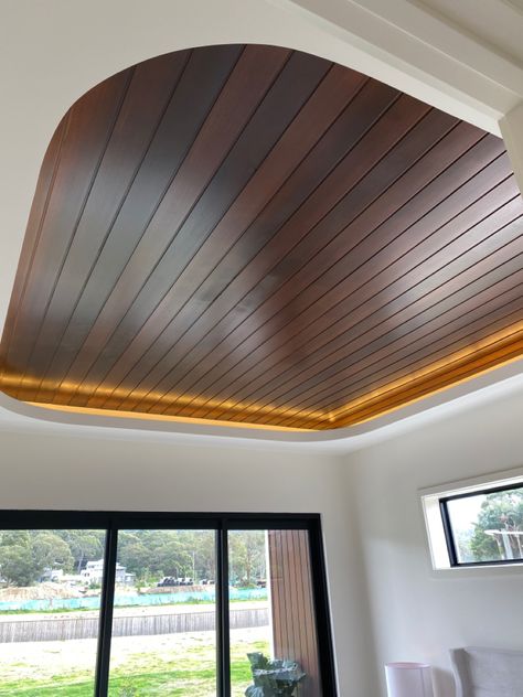 Wooden Sealing Design Roof, Kenaf Design, Wpc Ceiling Design, Celing Roof Design, Wooden Ceiling Designs, Trendy Curtains, Modern Wooden Ceiling, Ceiling Pop, Wooden Ceiling Design