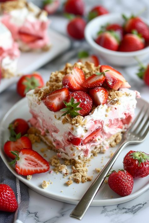 Strawberry Icebox Cake Recipe Zucchini Garlic Bites, Cream Cheese Strawberries, Garlic Bites, Italian Appetizer, Strawberry Icebox Cake, Icebox Cake Recipes, Buttery Shortbread Cookies, Creative Snacks, Whipped Cream Cheese