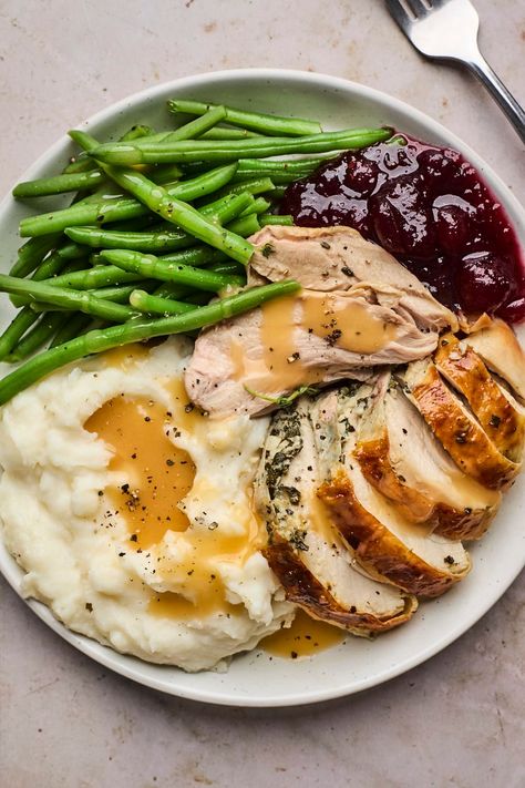 Thanksgiving Dinner Aesthetic Family, Thanksgiving Food Ideas Dinners, Turkey Pot Roast, Turkey Breast Thanksgiving, Turkey Dinner Ideas, Pies Thanksgiving, Thanksgiving Dinner For Two, Turkey Christmas, Dry Brine