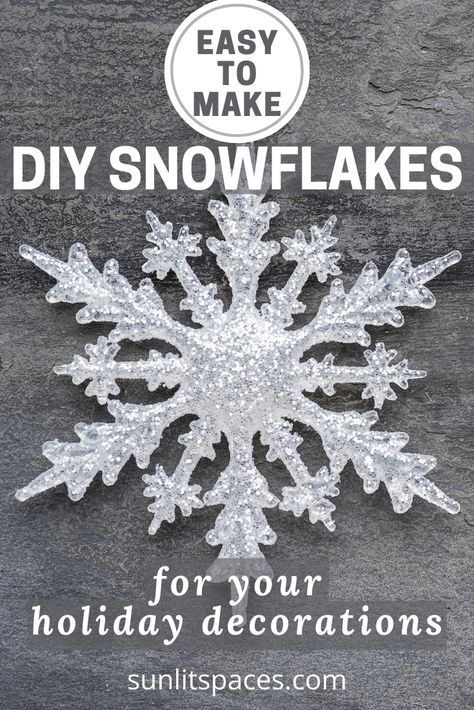 Diy Outdoor Snowflakes, Diy Snowflakes Decorations Outdoor, Easy Diy Snowflakes, Dyi Snowflakes, Snowflake Christmas Decor, Diy Snowflake Decorations, Making Snowflakes, Diy Snowflakes, Diy Christmas Snowflakes