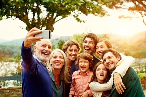 A poll reveals the 30 secrets to happy #Family life and it’s the simple things that matter. http://www.mirror.co.uk/lifestyle/family/poll-reveals-30-secrets-happy-6420776 Happy Family Images, Happy Family Photos, Family Stock Photo, Family Picture Poses, Family Images, Family Dynamics, Sendai, Family Drama, Big Family