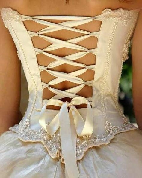 How To Make A Corset, Corset Back Wedding Dress, Wedding Dress Backs, Easter Dresses For Toddlers, Crystal Wedding Dress, Dress With Corset, Strapless Prom Dress, Grunge Dress, Moda Chic