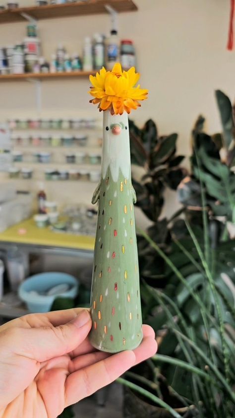 Sandra Apperloo | Hi everyone! I have opened up a few new spots for my tall Pup vase pre-orders 🐶 They are 100% handmade, come in 4 different colors, and… | Instagram Ceramic Vase Ideas, Ceramics Vases, Slab Vase, Pottery Unique, Pottery Cat, Air Clay, Slab Ceramics, Pottery Handbuilding, Clay Work