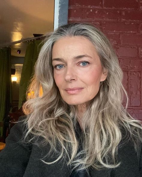 Diane Keaton Hairstyles, Paulina Porizkova, Most Beautiful People, January 9, Ageless Beauty, Aging Beautifully, Aging Gracefully, 인물 사진, Silver Hair