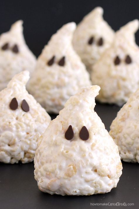 Rice Krispie Treat Ghosts Marshmellow Ghost Treats, Rice Crispy Pumpkin Treats, Rice Crispy Eyeballs, Rice Krispie Treat Halloween Ideas, Pumpkin Patch Desserts, Halloween Desserts Ghost, Cute Halloween Rice Krispy Treats, Halloween Food Ideas Rice Krispies, Halloween Food Pumpkin