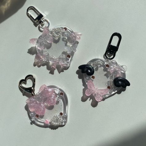 Heart Shaker Keychain, Resin Keychain Aesthetic, Kpop Resin Keychain, Kpop Keychain Aesthetic, Kpop Resin, Resin Heart Keychain, Resin Charm Ideas, Decoden Keychain, Keychain Resin