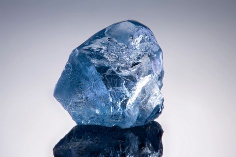 Cullinan Diamond, Raw Gemstones Rocks, British Crown Jewels, Natural Blue Diamond, Rough Gems, Diamond Mines, Diamond Image, Gem Diamonds, Rare Gemstones