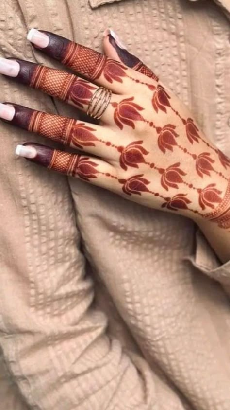 Beautiful Simple Mehndi Design, Short Mehndi Design, Front Mehndi Design, Simple Mehendi Designs, Mehndi Designs For Kids, Mehndi Design Pictures, Simple Mehndi Designs Fingers, Very Simple Mehndi Designs, Modern Mehndi Designs