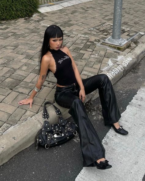 spicyQuin (@ssquinxs) • Instagram photos and videos Fashion Week Nyc, Nyc Fashion Week, Crop Pullover, Early 2000s Fashion, Black Halter Top, Backless Top, Black Halter, Halter Tops, Style Noir