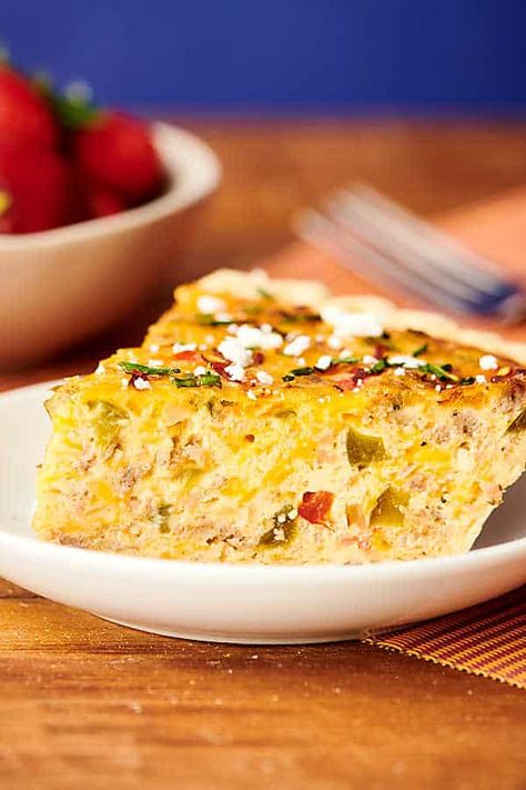 Quiche Recipe - with Frozen Pie Crust - 10-Minute Prep! No Crust Quiche, Quiche Pie Crust, Crustless Quiche Lorraine, Pie Crust Uses, Quiche Lorraine Recipe, Veggie Quiche, Easy Quiche, Frozen Pie Crust, Buttery Pie Crust