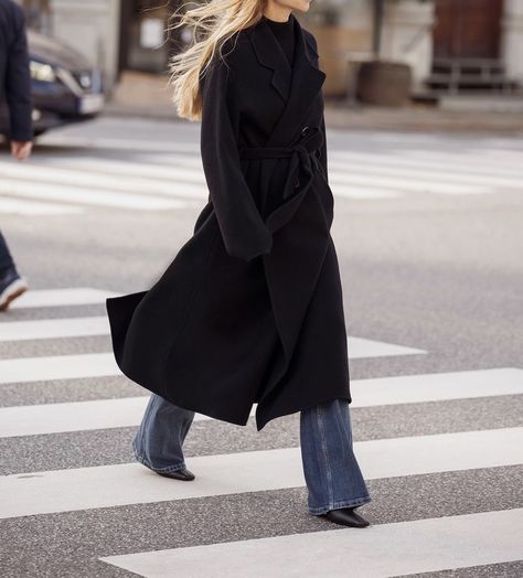 Fashion 90s, Coat Outfits, Mode Inspo, 가을 패션, Autumn Outfit, Fashion Killa, Black Coat, Classy Outfits, Autumn Winter Fashion