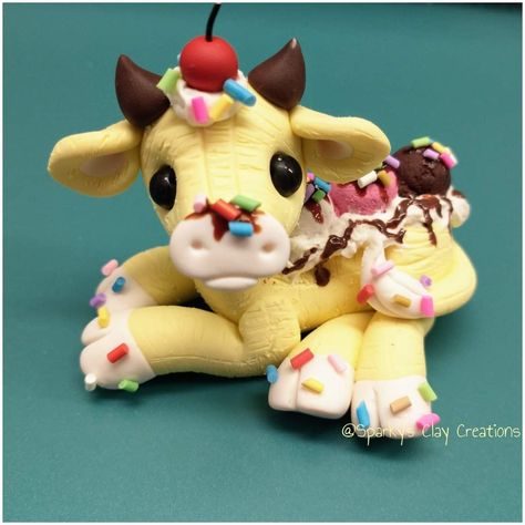 Clay Cow, Clay Creatures, Clay Things, Air Dry Clay Projects, Pinterest Diy Crafts, Fun Crafts To Do, Clay Diy Projects, Clay Crafts Air Dry, Cute Polymer Clay