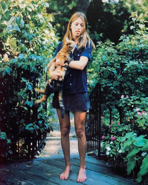 IDEA on Instagram: “Sofia Coppola by Takashi Homma from the wonderful Baby Generation book of Sofia and Kim Gordon, Karen Kilimnik, Ione Skye, Tamra Davis.…” Ione Skye, Sofia Coppola Style, Sophia Coppola, Kim Gordon, Septième Art, I Love Cinema, Deep Winter, Sofia Coppola, Catherine Deneuve