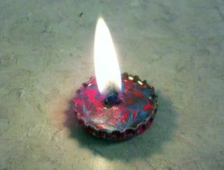 Bottle Cap Crayon Tea Lights : 5 Steps (with Pictures) - Instructables Candle Stove, Bottle Cap Candles, Miniature Candles, Crayon Crafts, Aluminum Bottle, Bottle Cap Crafts, Family Ideas, Melting Crayons, Bottle Top