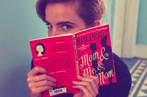 Emma Watson is secretly leaving books with handwritten notes on the London Tube. Basically, Hermione is making our book dreams come true. Emma Watson Book Club, Librarian Core, Alex Watson, Celebrities Reading, Lucy Watson, Hidden Book, Feminist Books, Images Harry Potter, Emma Thompson