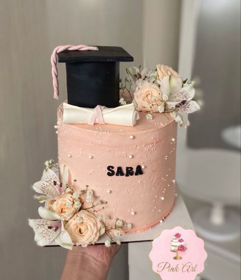 Cake Inspo For Graduation, Graduation Asthetic Cake, Graduation Cake Elegant, Graduation Cakes Elegant, Senior Cakes Graduation, Elegant Graduation Cakes Beautiful, Boho Graduation Cake Ideas, Aesthetic Graduation Cake Ideas, Minimalistic Graduation Cake