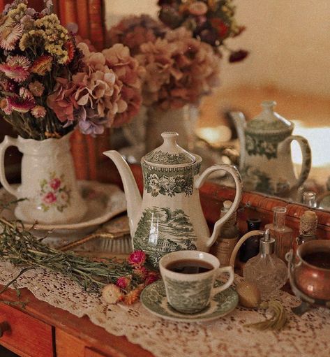 Value of Nothing — I can just imagine myself sitting down at the head... Grandmacore Aesthetic, Simple Living Room Decor, Tea And Books, Edwardian Style, Cottage Core Aesthetic, Rustic Colors, Just Imagine, Tea Cozy, Aesthetic Coffee